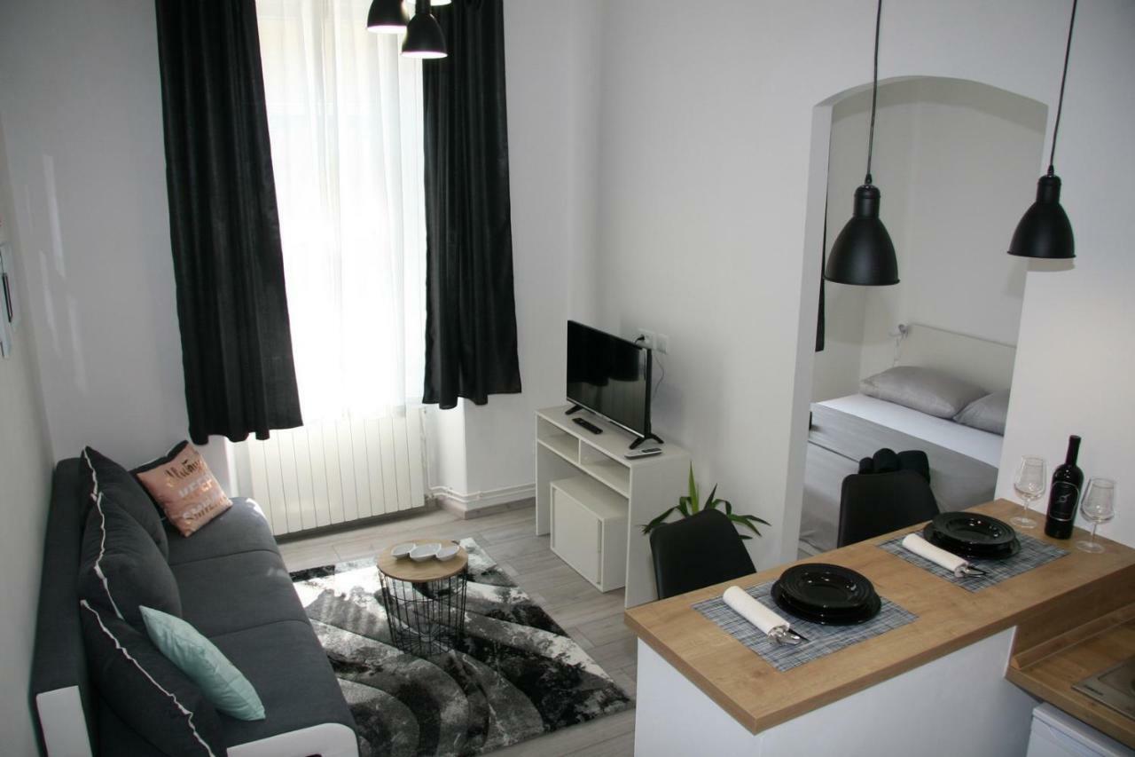 Stylish Apartment In City Center Пула Екстериор снимка