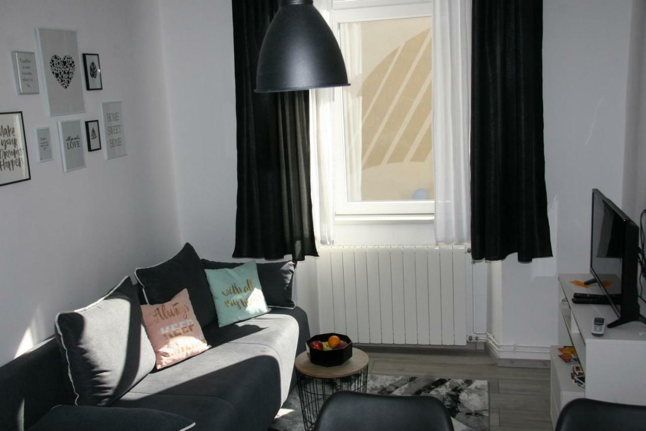 Stylish Apartment In City Center Пула Екстериор снимка